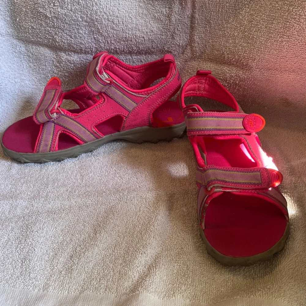 Stride Rite girls pink Sandals in size 3